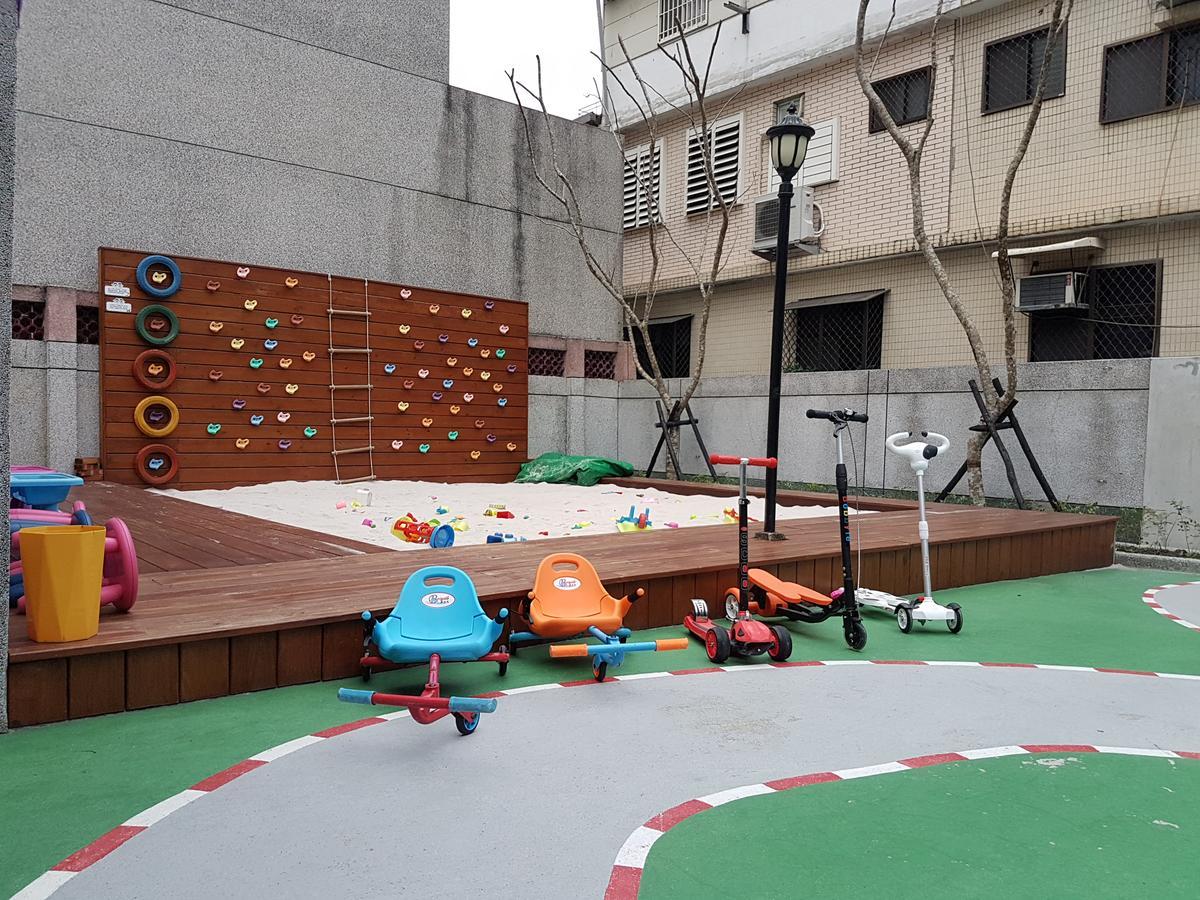 Appartamento Dream Out Of Eggs And Children Città di Hualien Esterno foto